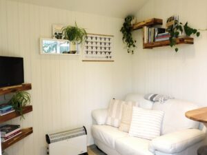 Leather lounge Bruny Island farmstay Accommodation