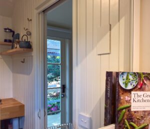 Holly Tree Hut Farmstay Bruny